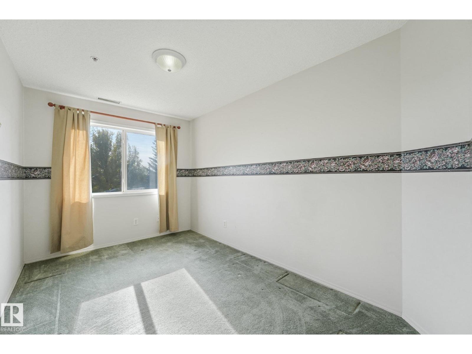 #204 16303 95 St Nw Property Photo 23