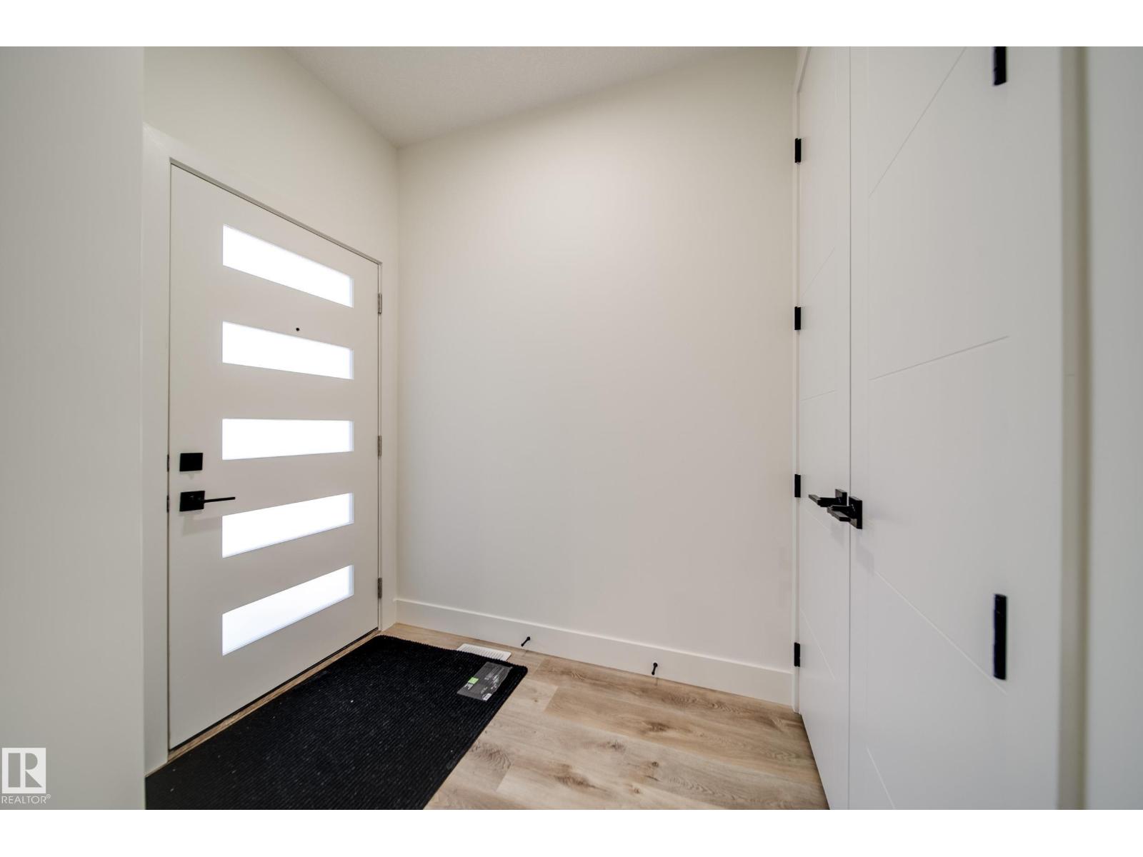 8752 183 Av Nw Property Photo 2