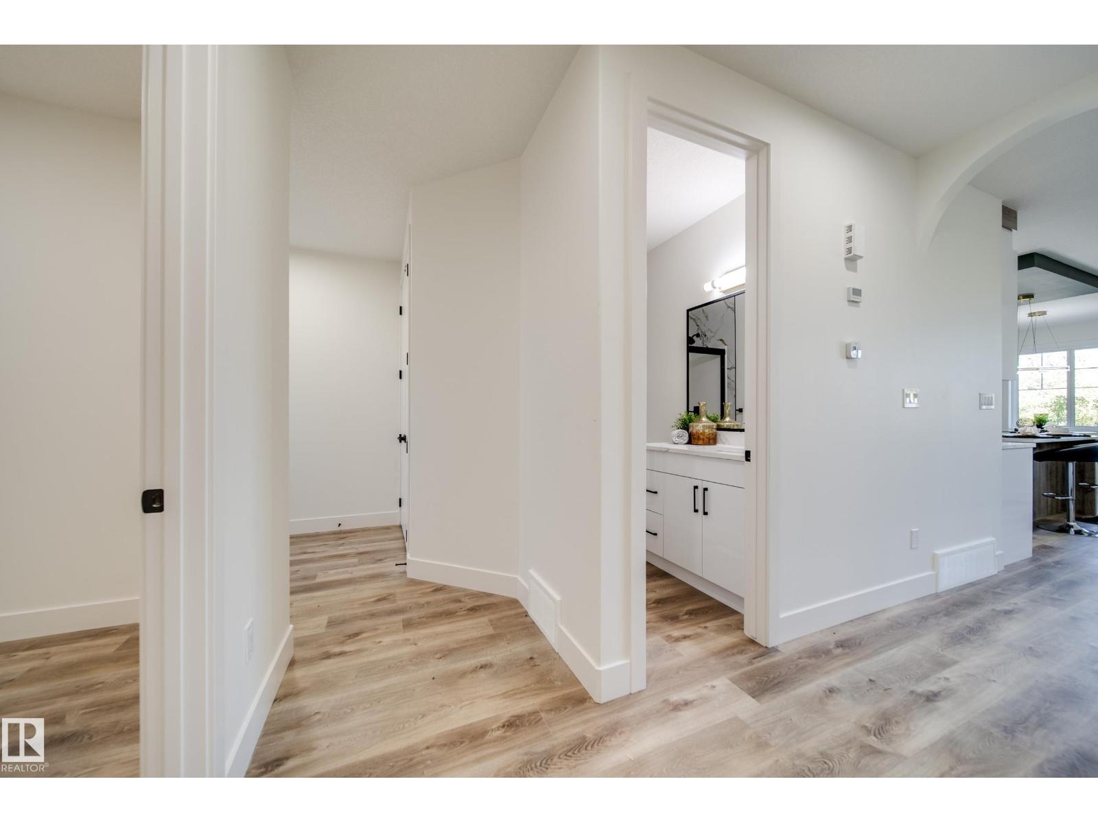 8752 183 Av Nw Property Photo 4