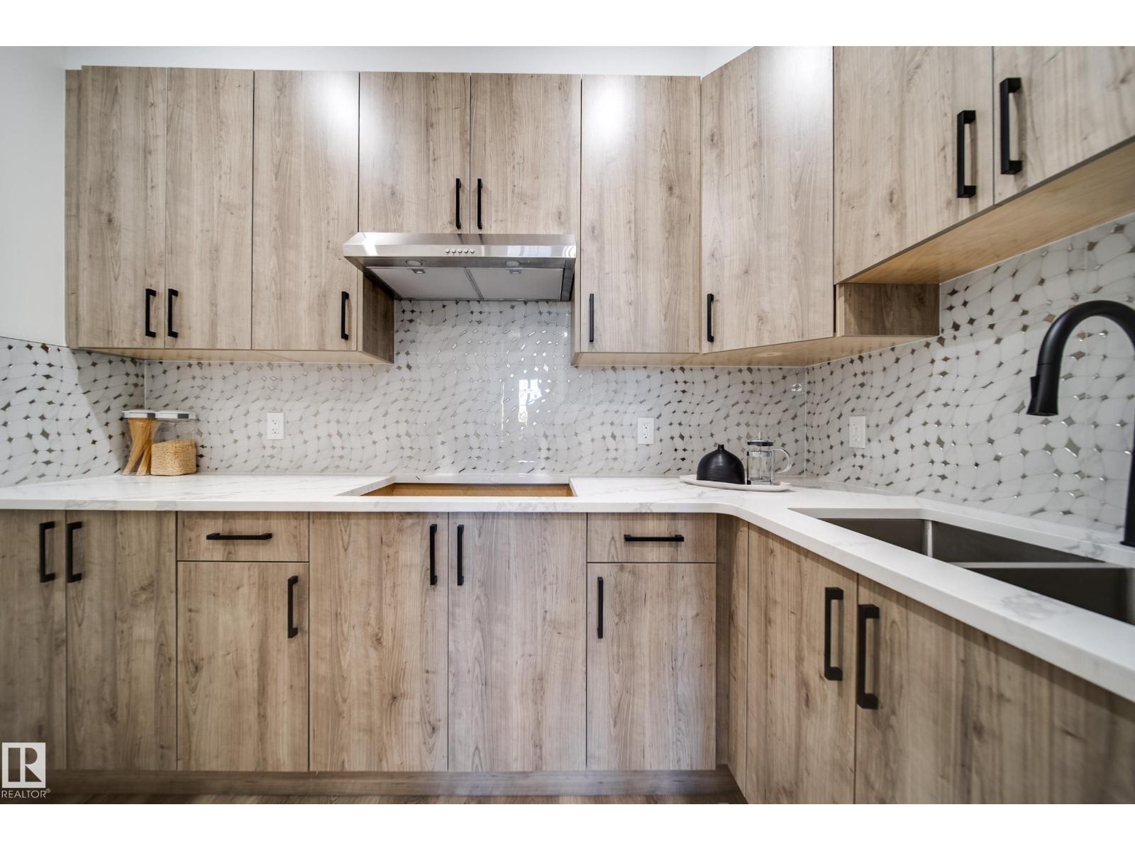 8752 183 Av Nw Property Photo 18