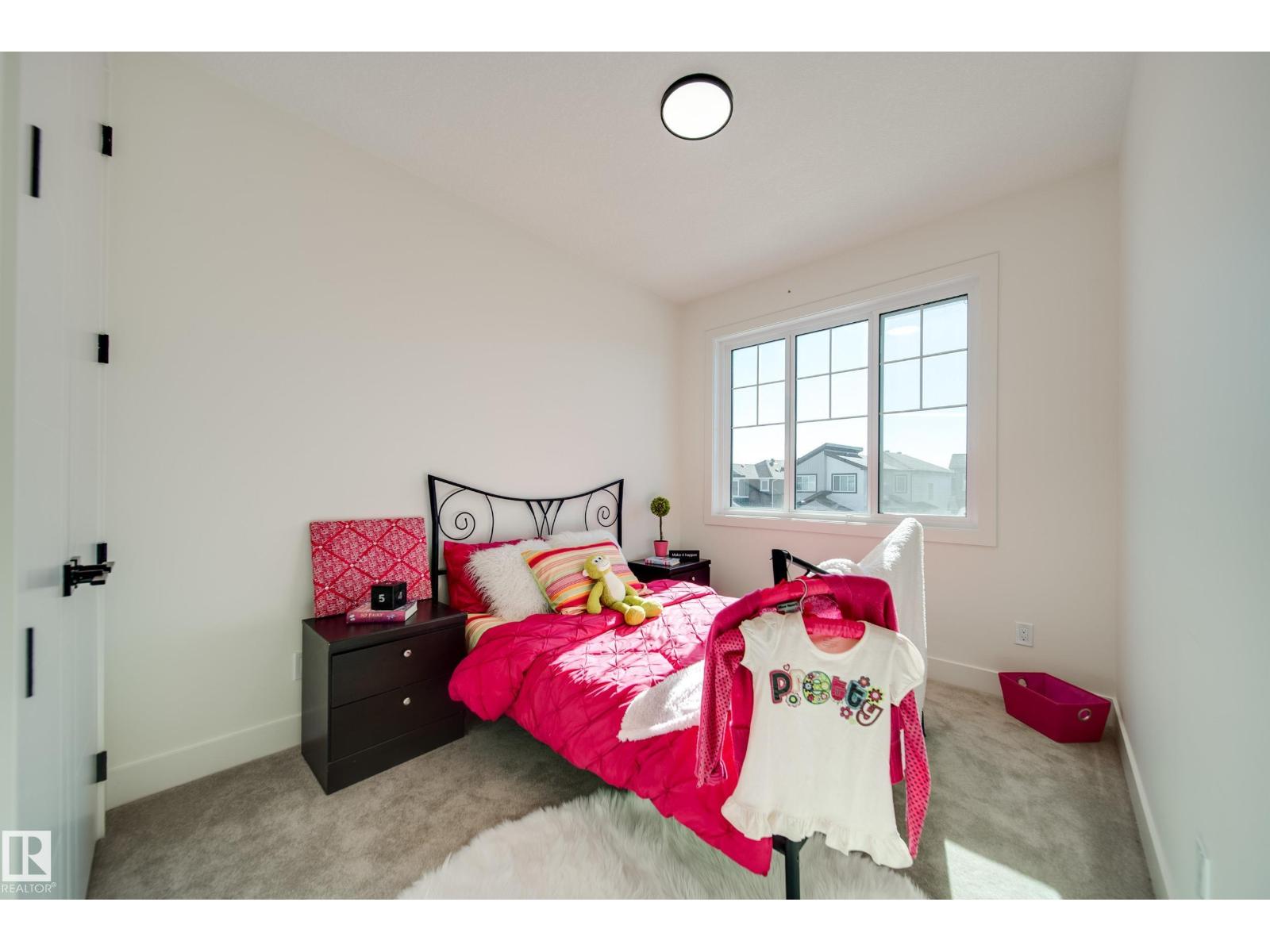 8752 183 Av Nw Property Photo 23