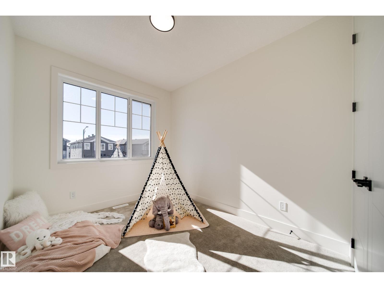 8752 183 Av Nw Property Photo 24