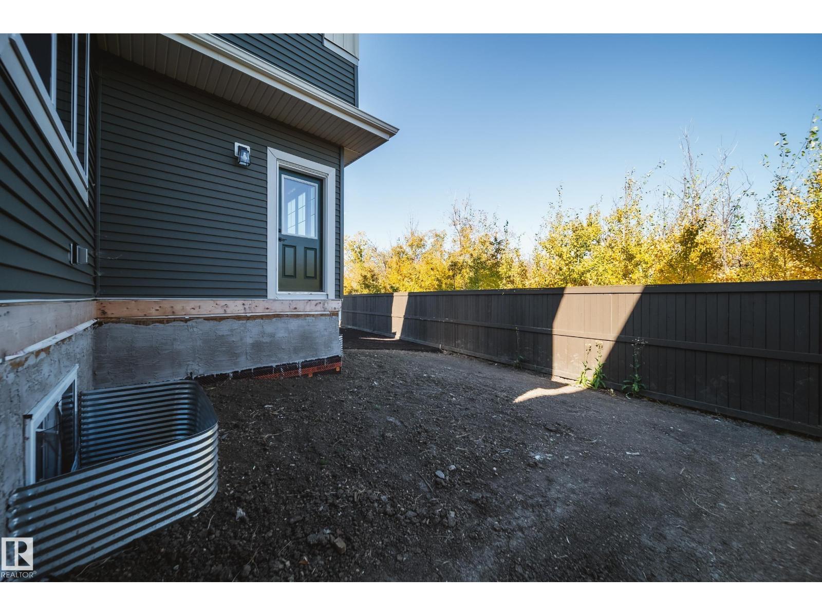 8752 183 Av Nw Property Photo 34