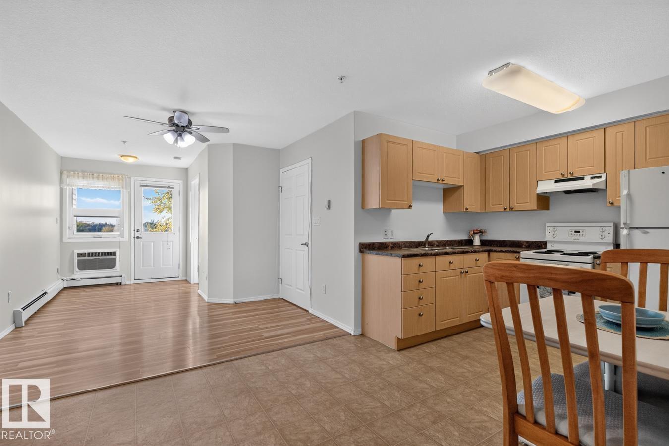 #323 8802 Southfort Property Photo 2