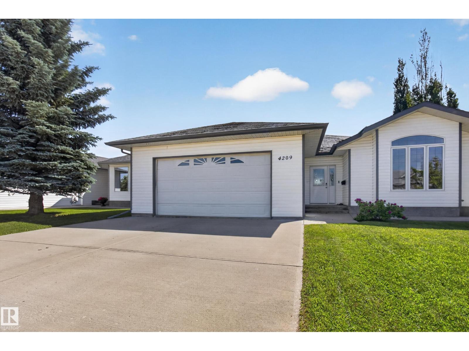 4209 46 St Property Photo 2