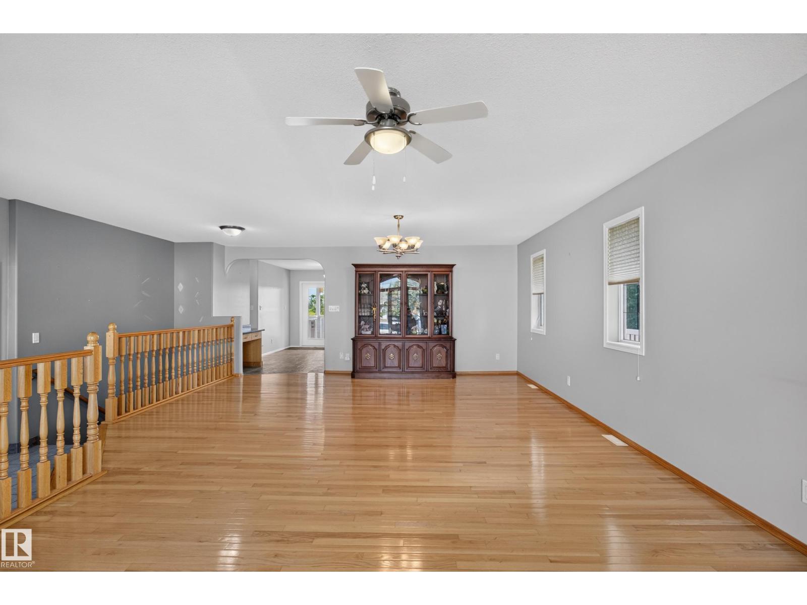 4209 46 St Property Photo 11