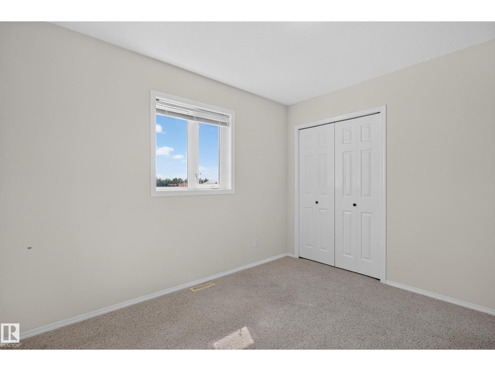 4209 46 St Property Photo 28