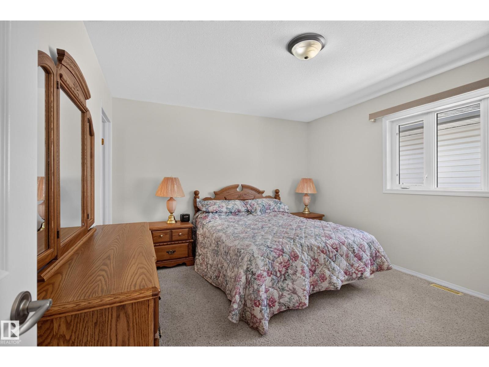 4209 46 St Property Photo 29