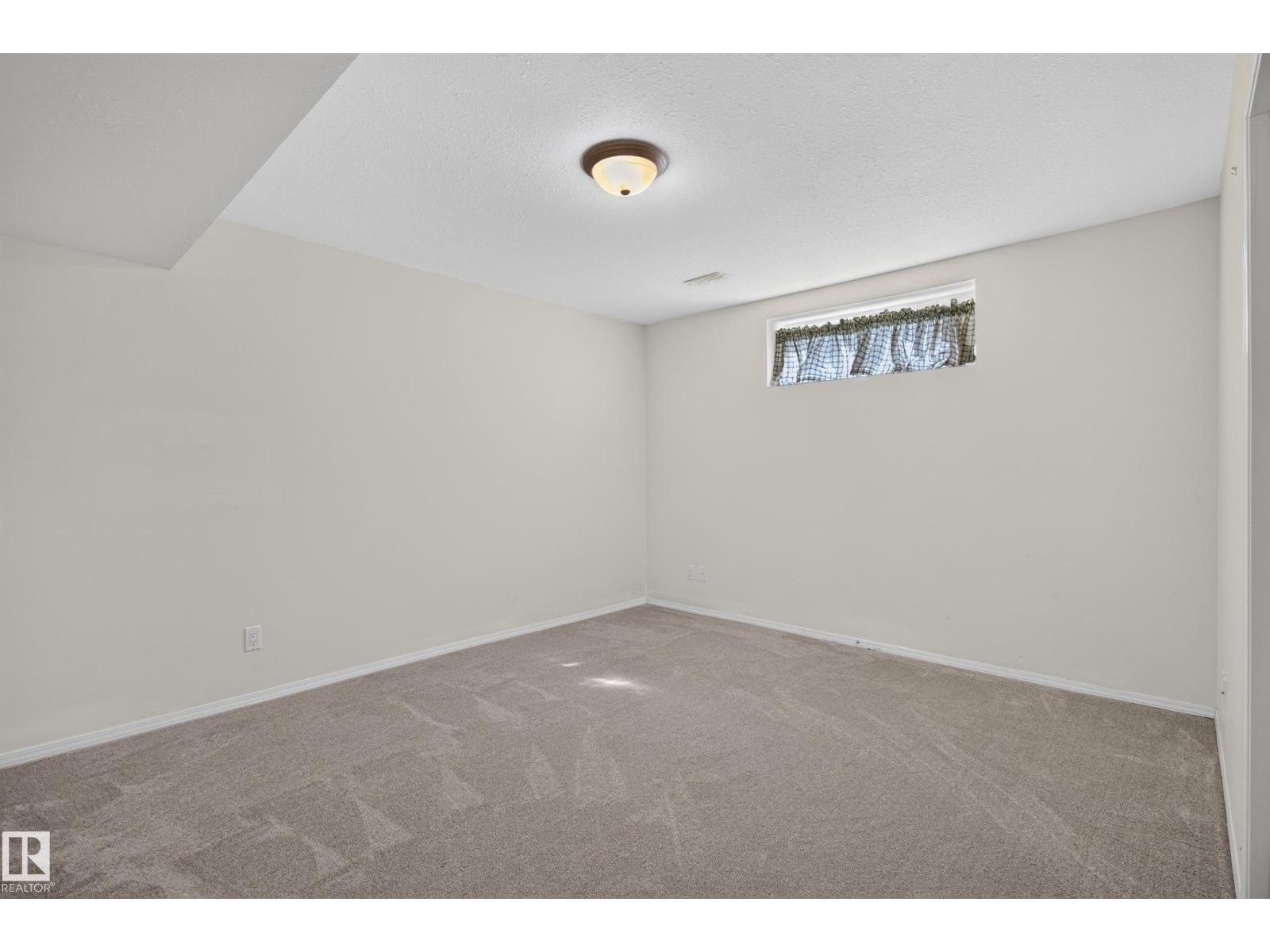 4209 46 St Property Photo 40