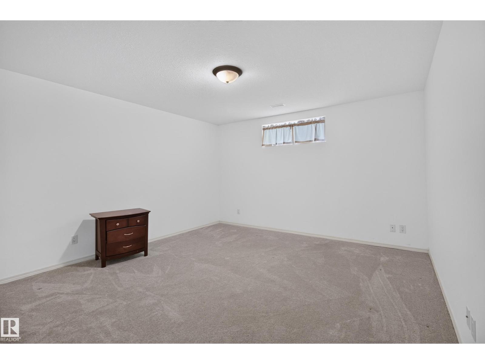 4209 46 St Property Photo 41