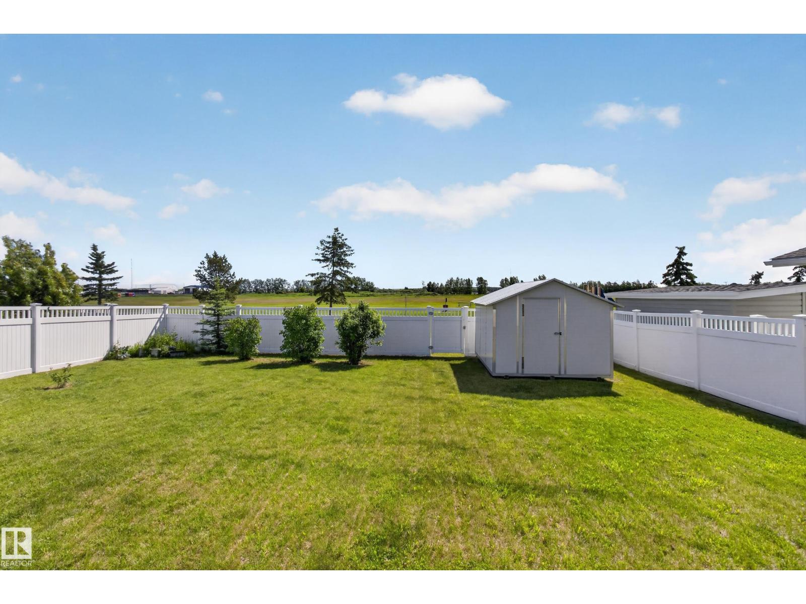 4209 46 St Property Photo 53