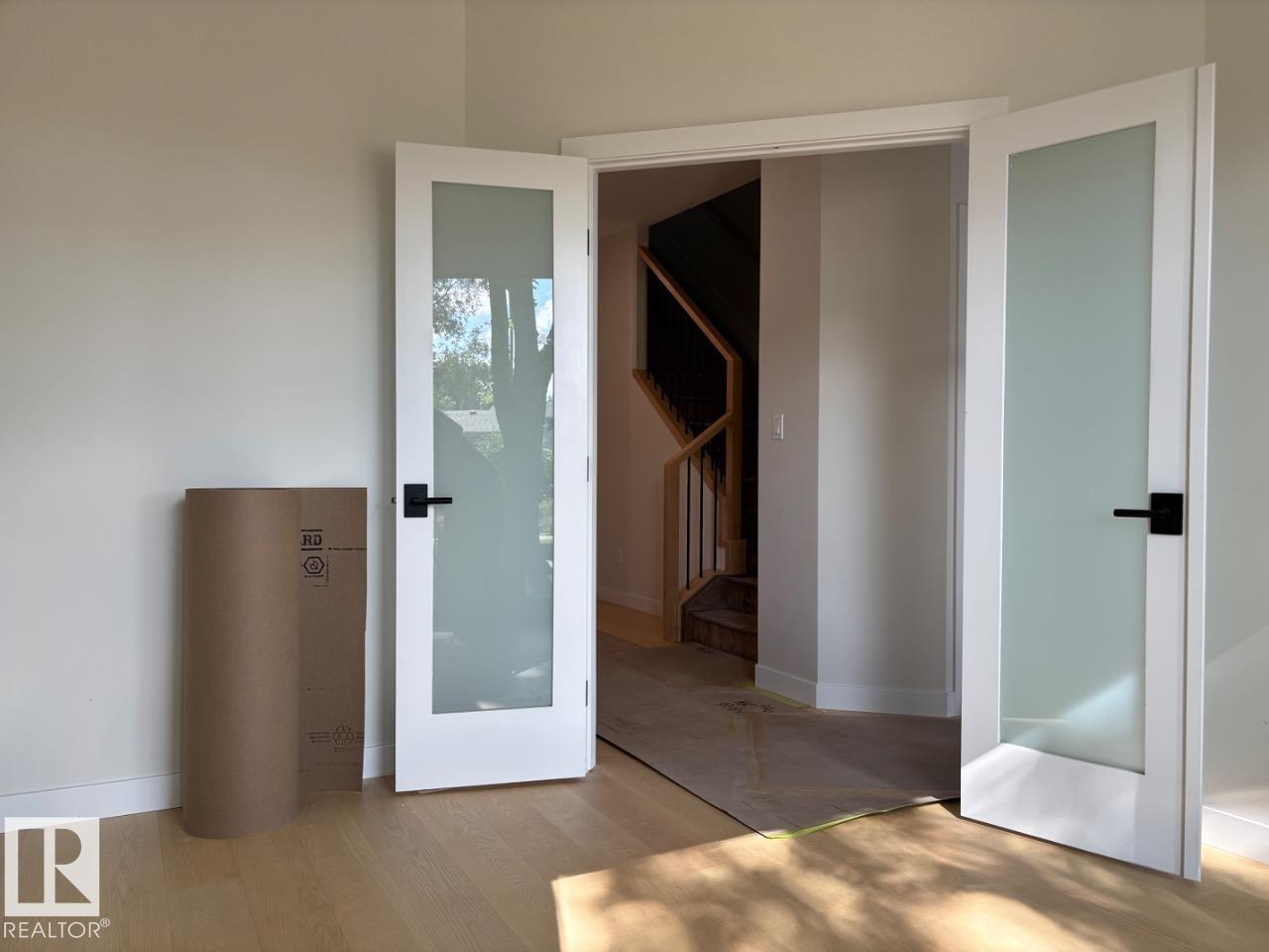 7928 97 Av Nw Property Photo 3