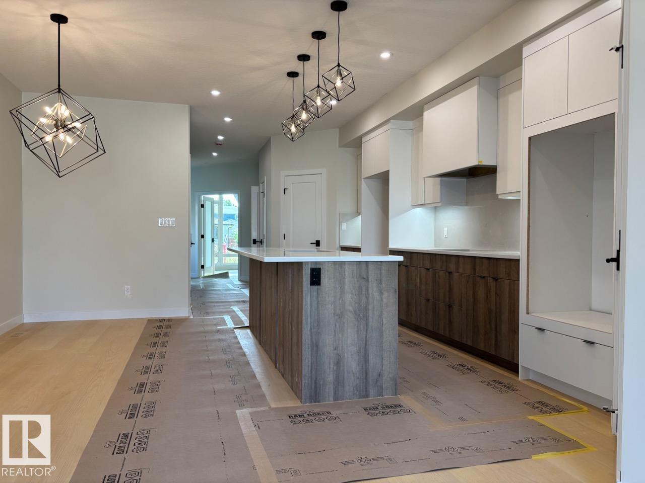7928 97 Av Nw Property Photo 5
