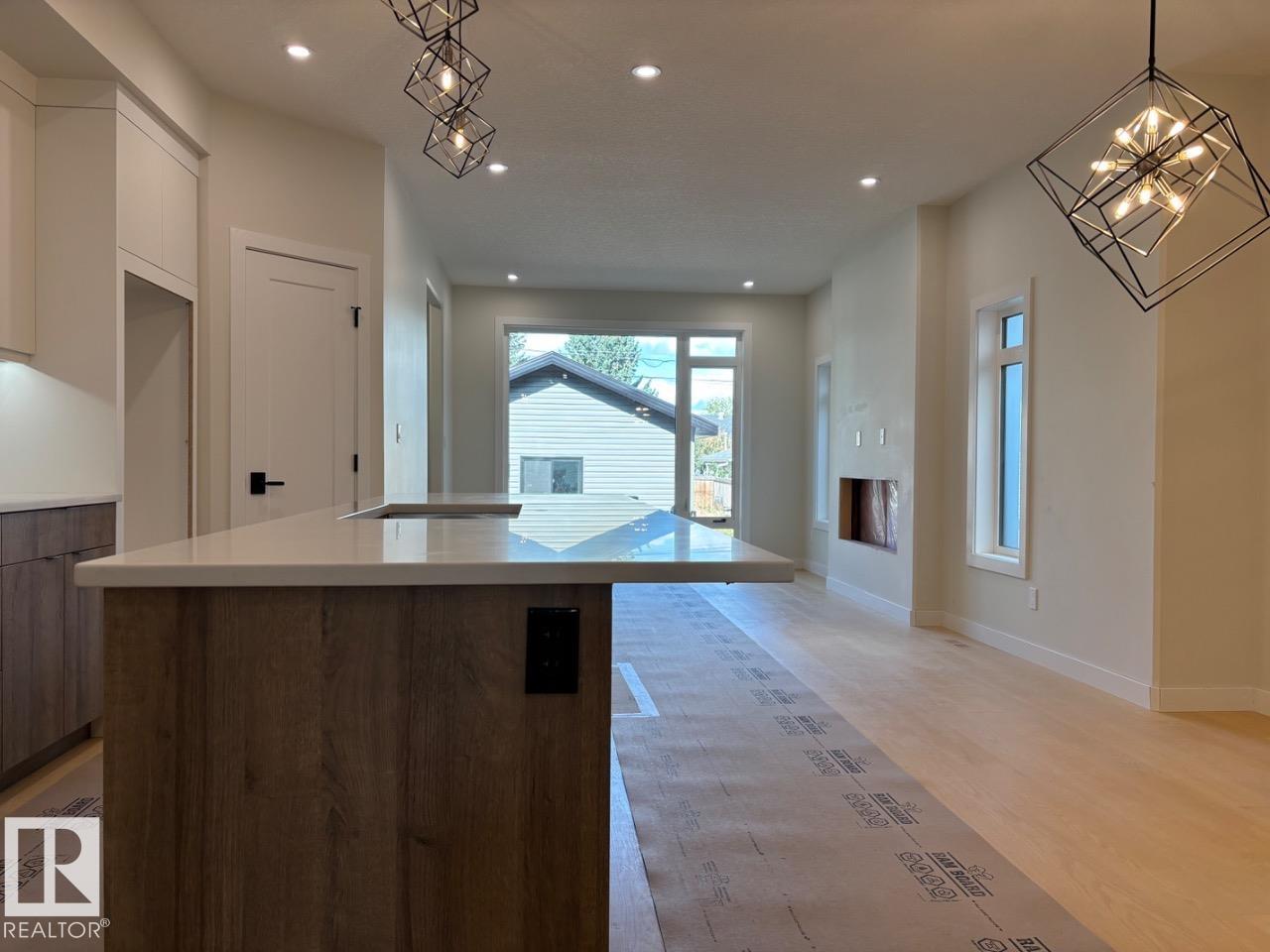 7928 97 Av Nw Property Photo 6