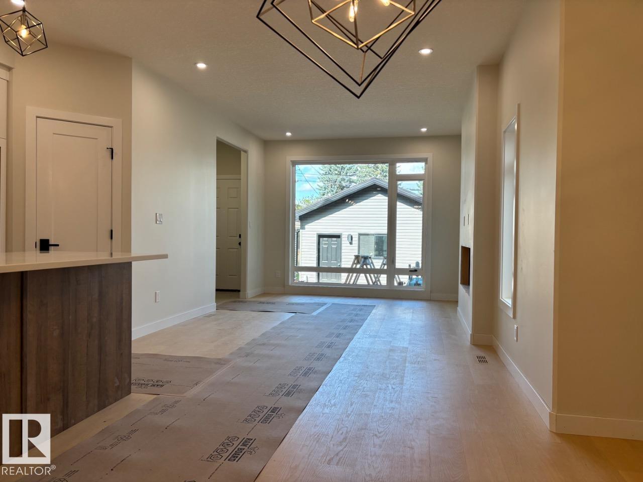 7928 97 Av Nw Property Photo 9