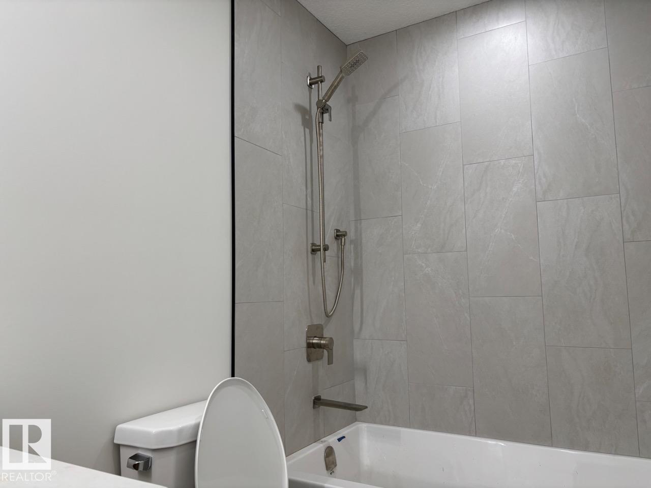 7928 97 Av Nw Property Photo 14