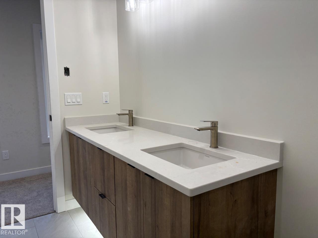 7928 97 Av Nw Property Photo 15