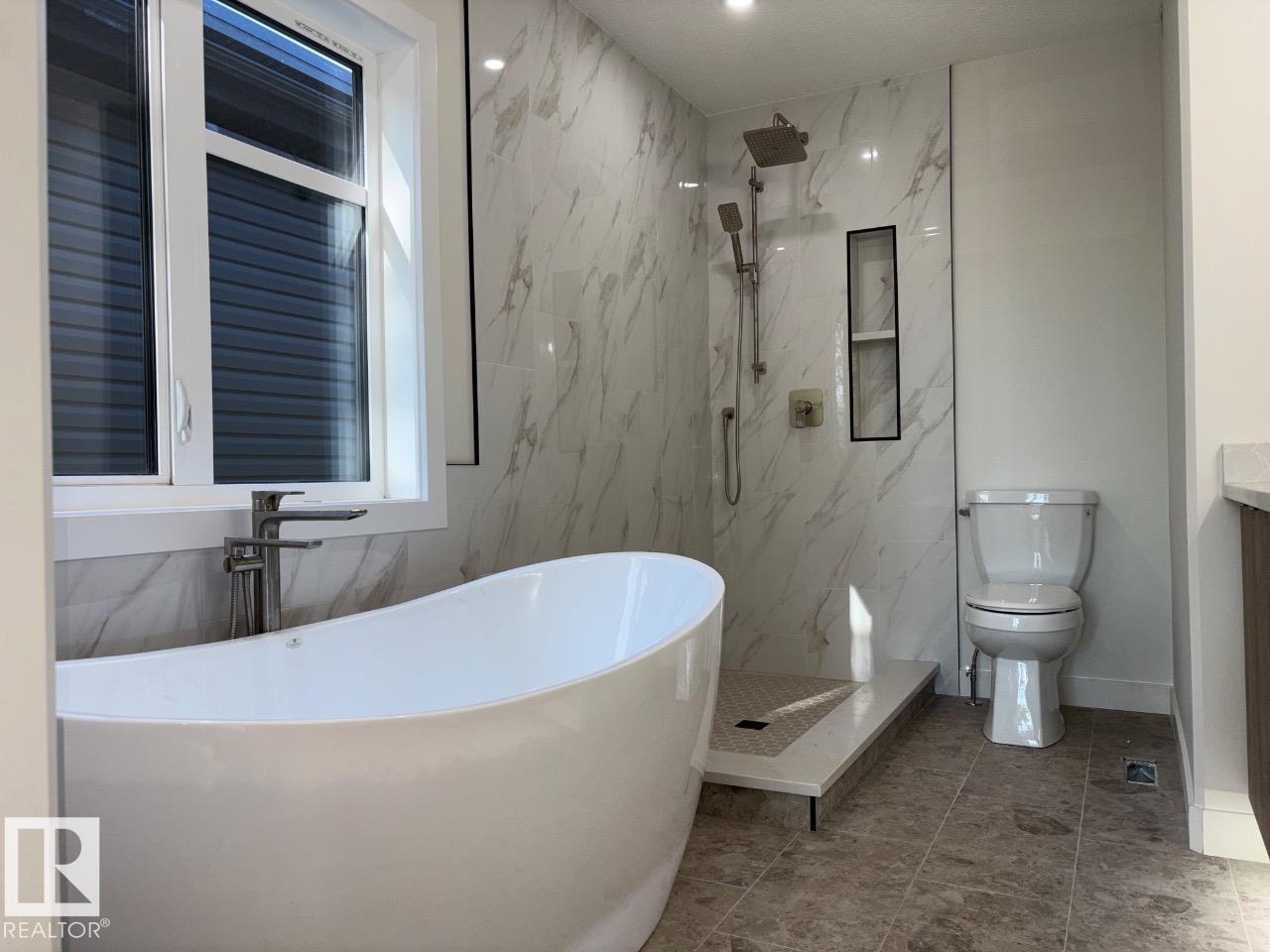 7928 97 Av Nw Property Photo 27