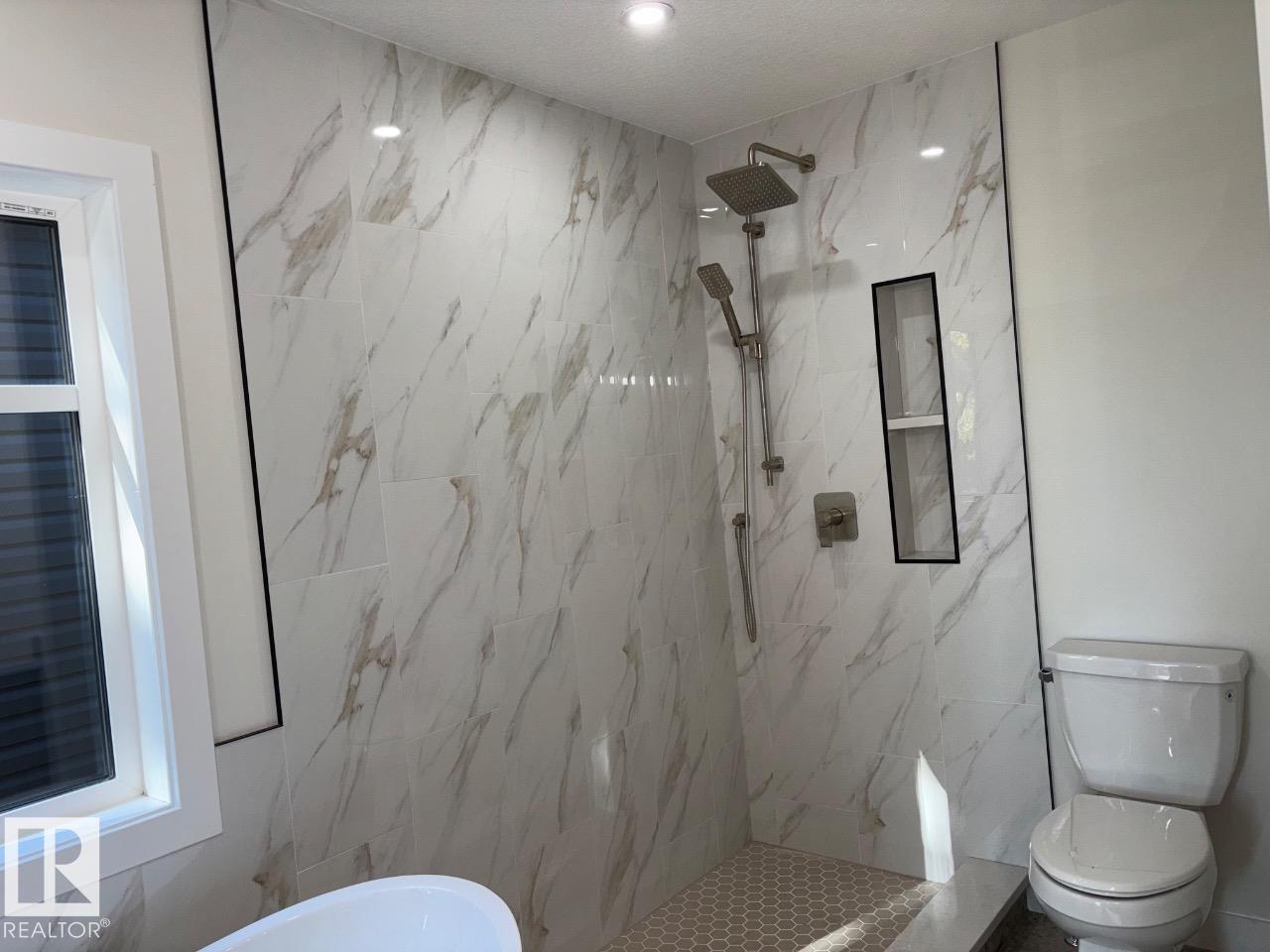 7928 97 Av Nw Property Photo 28
