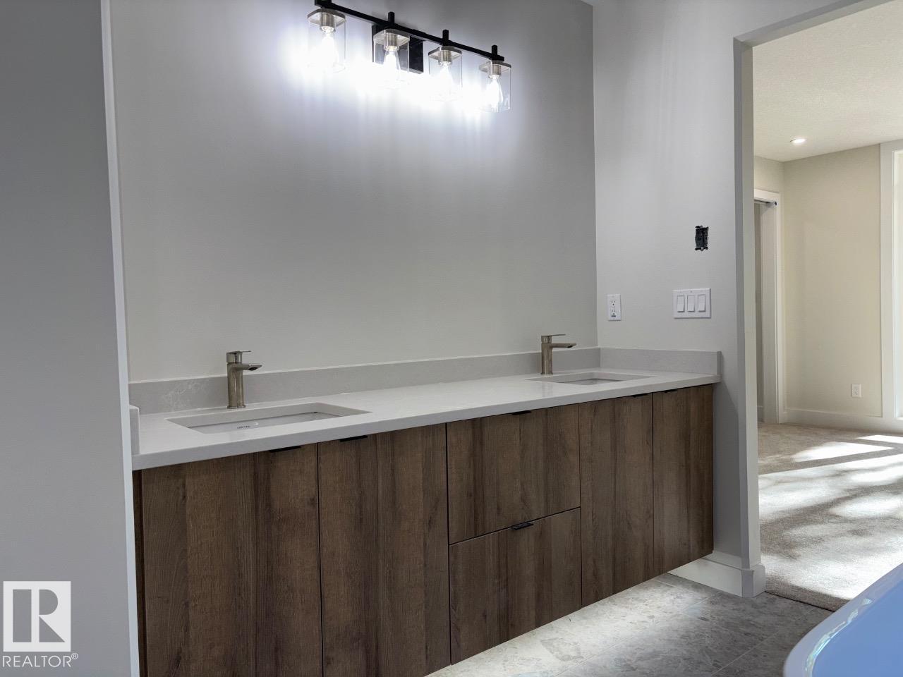 7928 97 Av Nw Property Photo 29