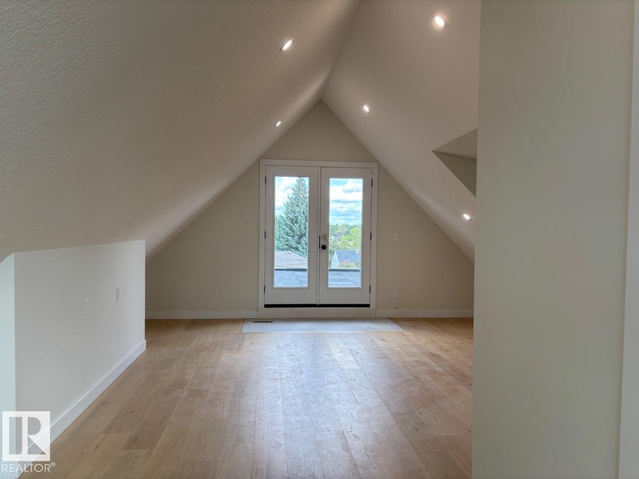 7928 97 Av Nw Property Photo 35