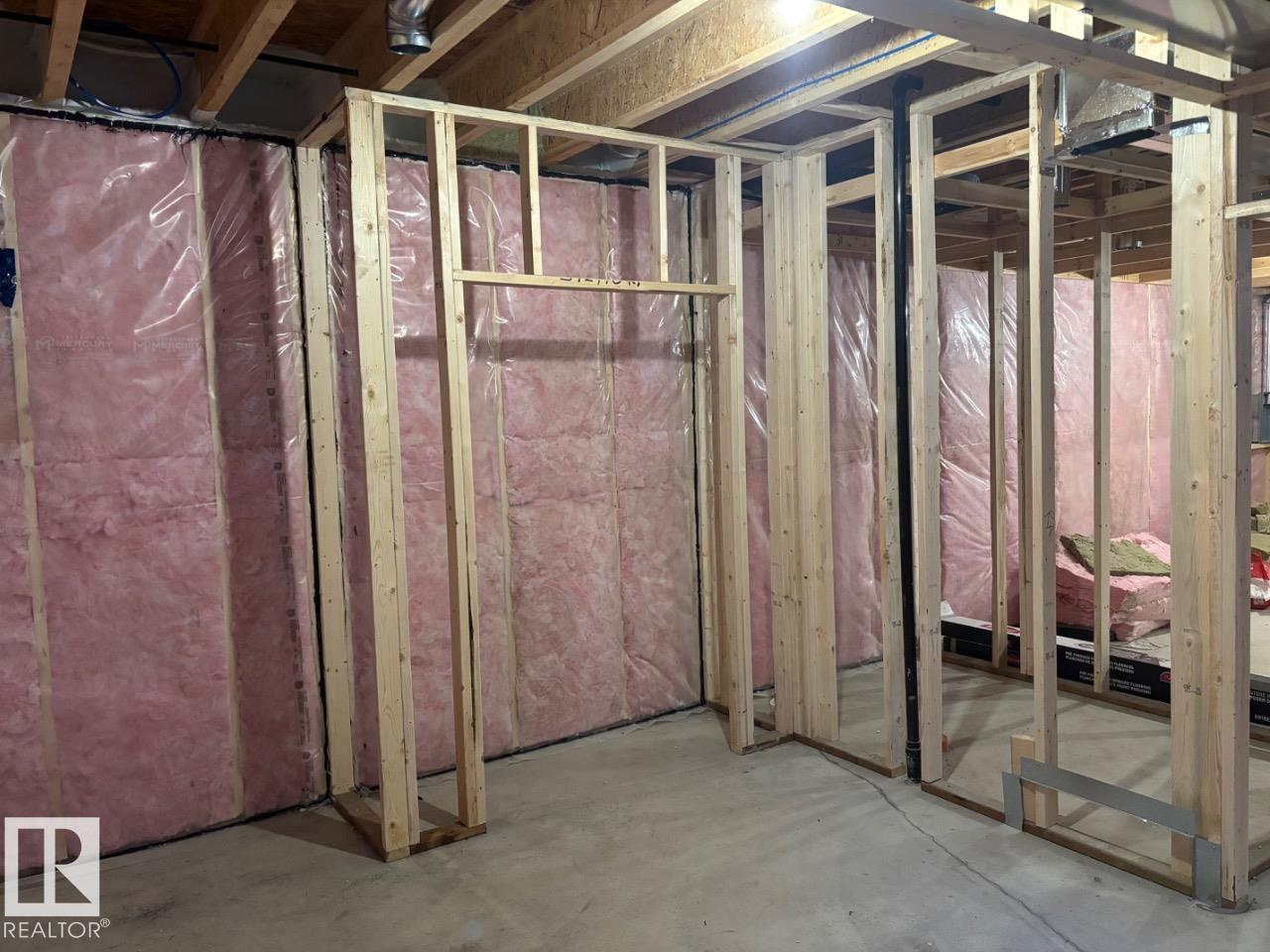 7928 97 Av Nw Property Photo 44