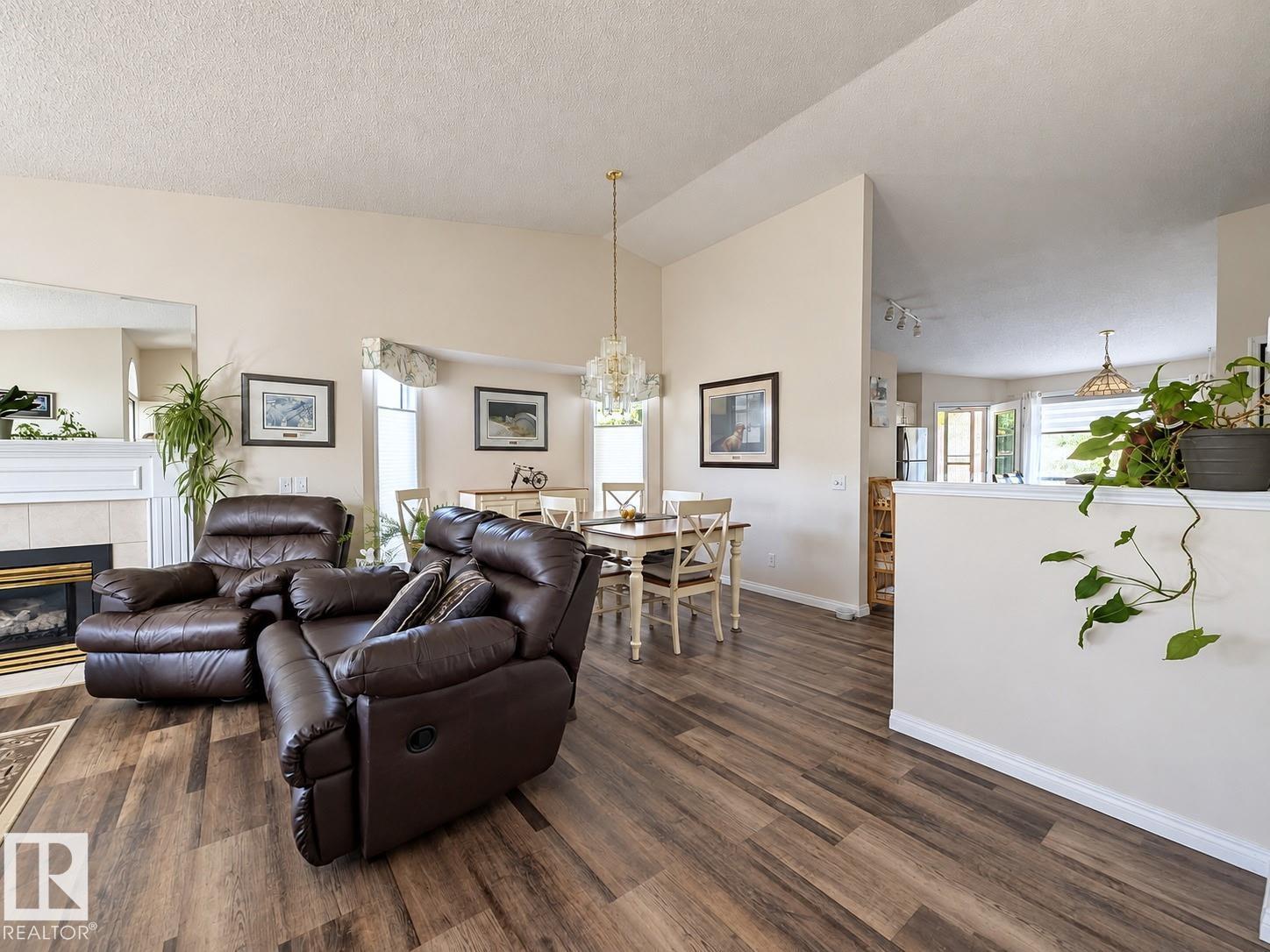 #25 20 Deerbourne Dr Property Photo 2