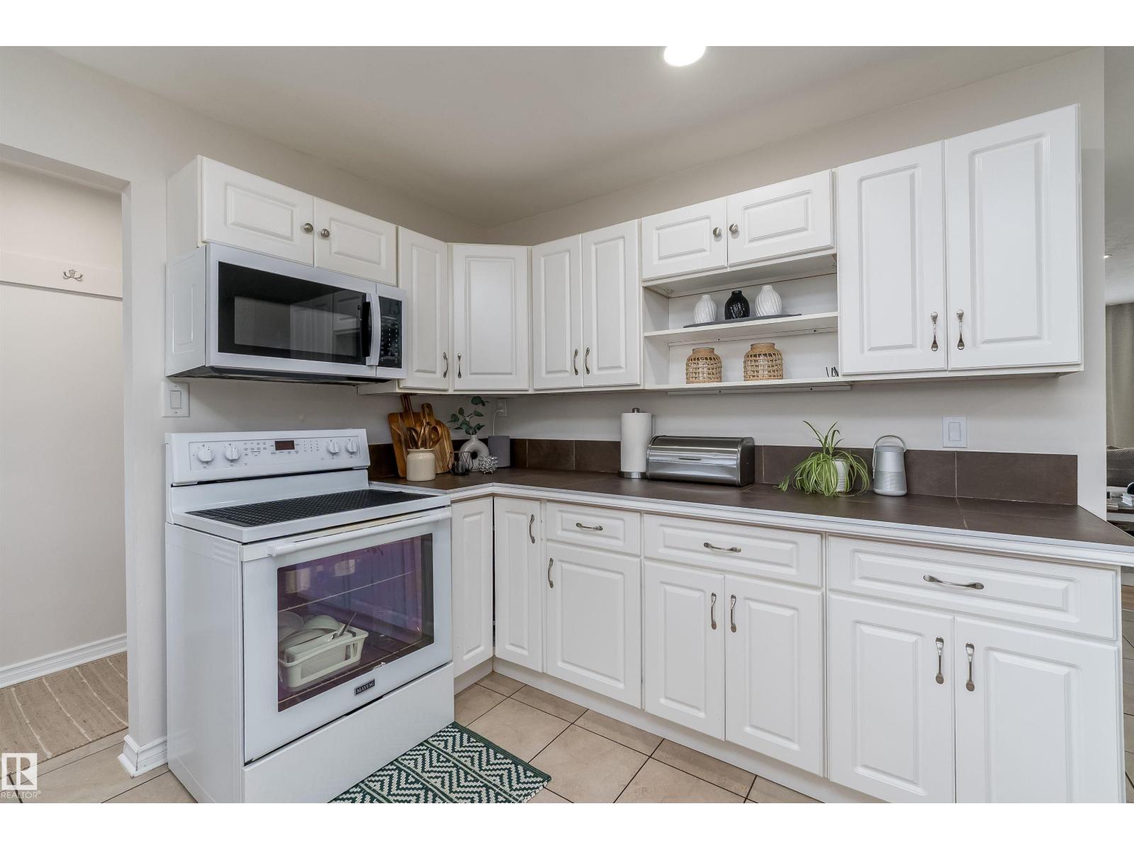 11236 40 Av Nw Property Photo 17