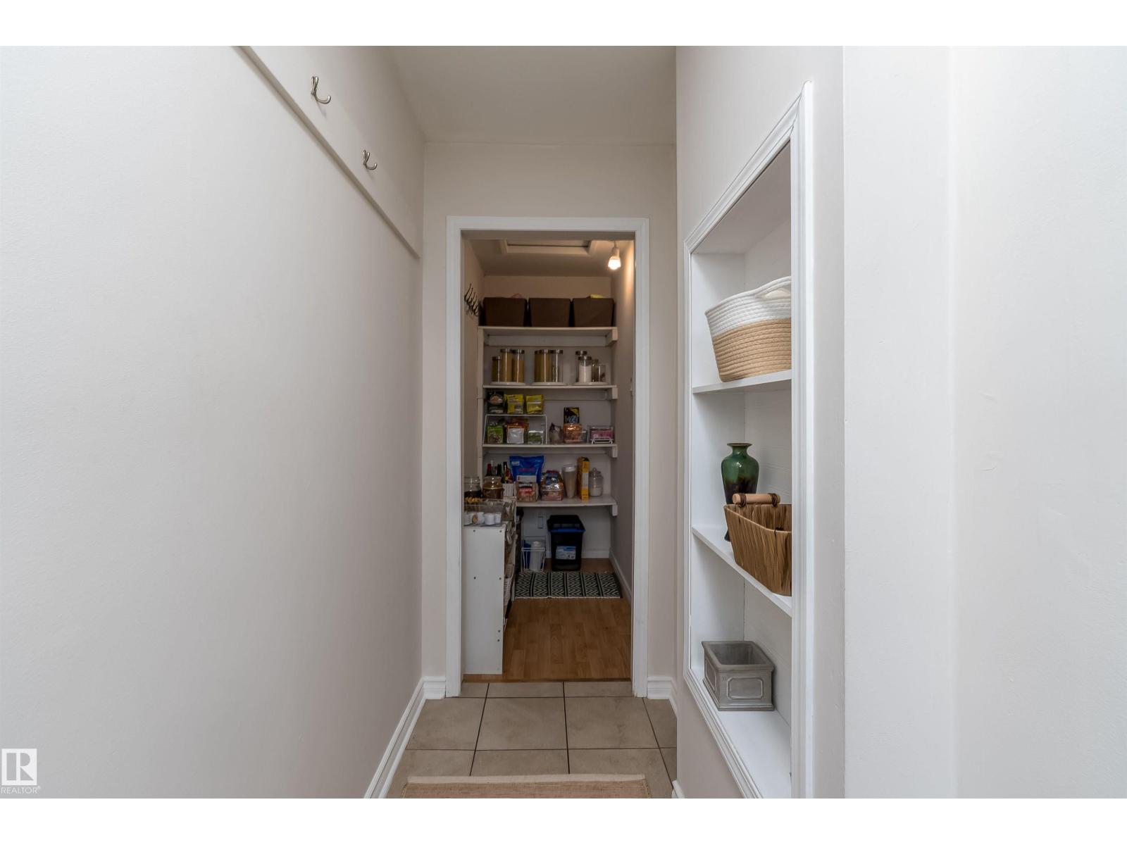 11236 40 Av Nw Property Photo 19