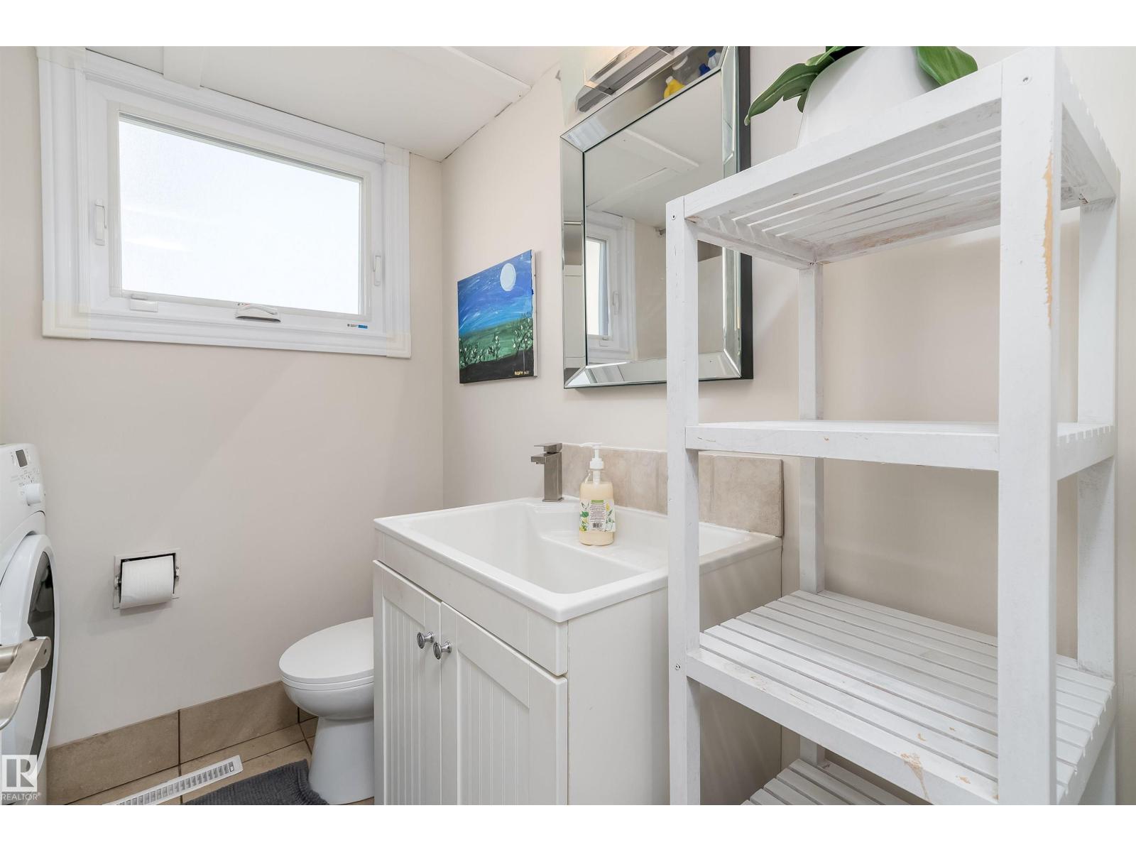 11236 40 Av Nw Property Photo 20
