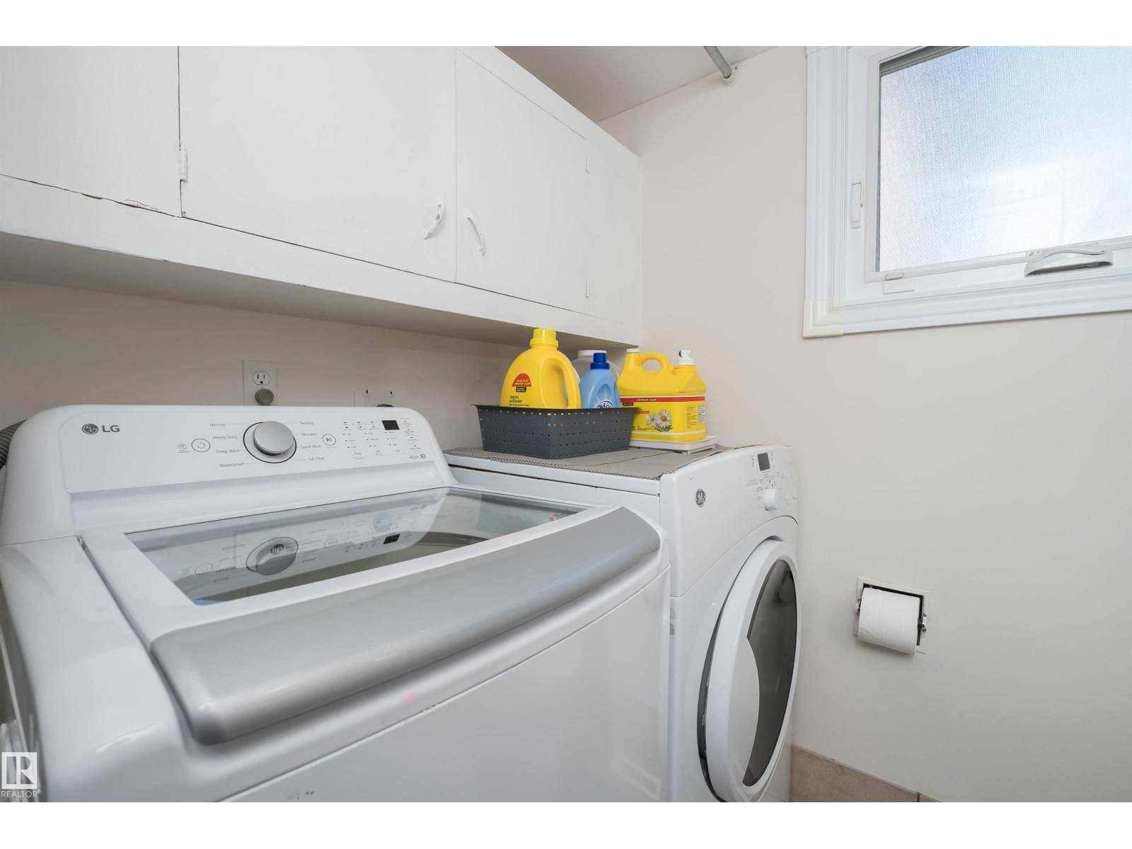 11236 40 Av Nw Property Photo 21