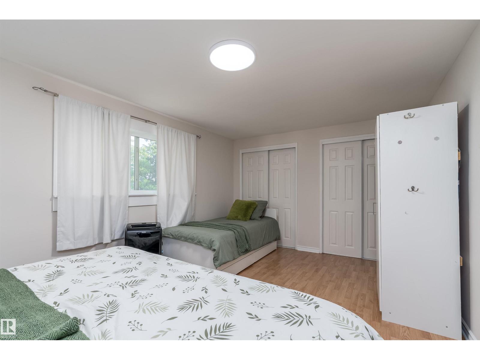 11236 40 Av Nw Property Photo 24