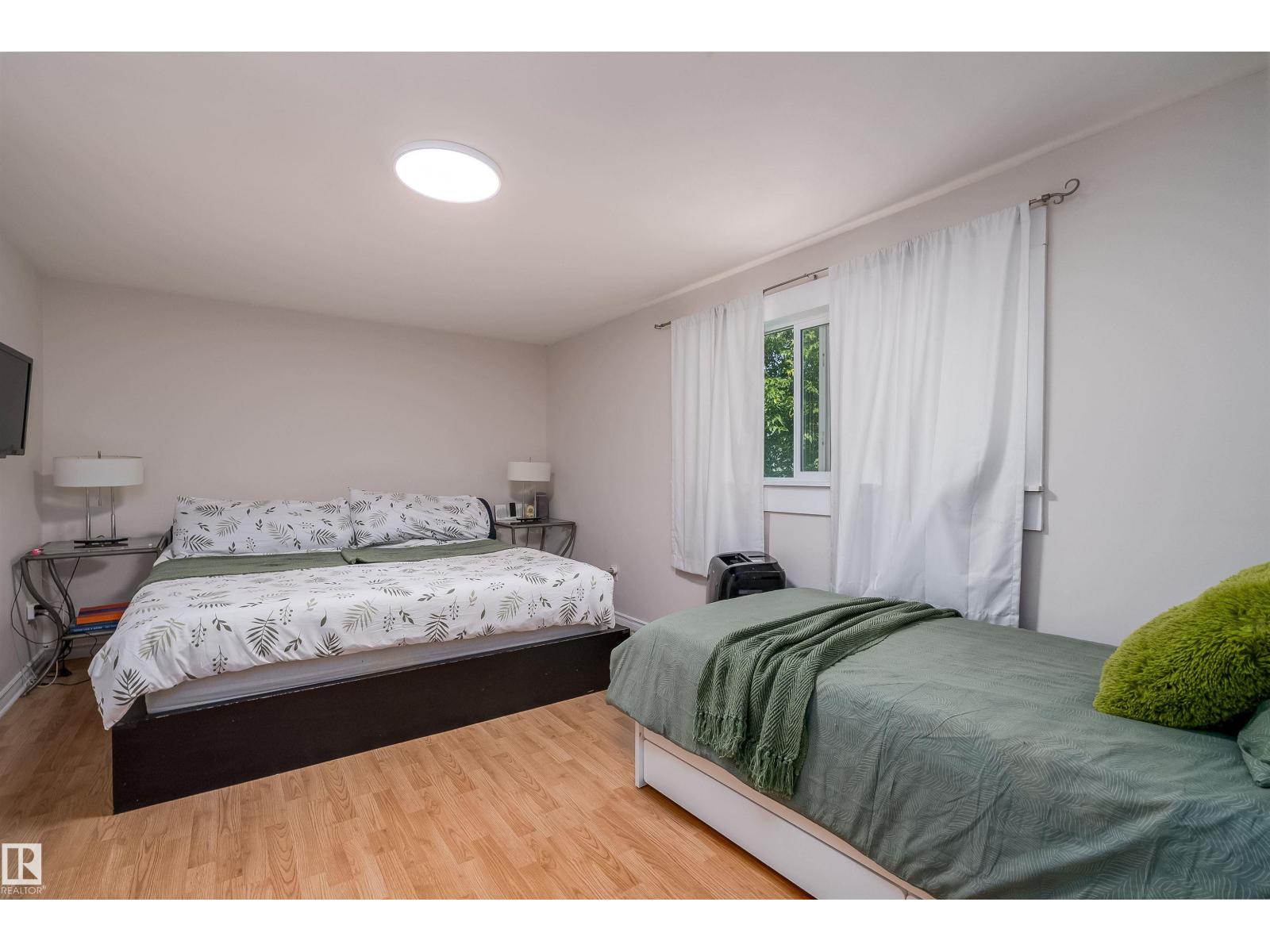 11236 40 Av Nw Property Photo 25
