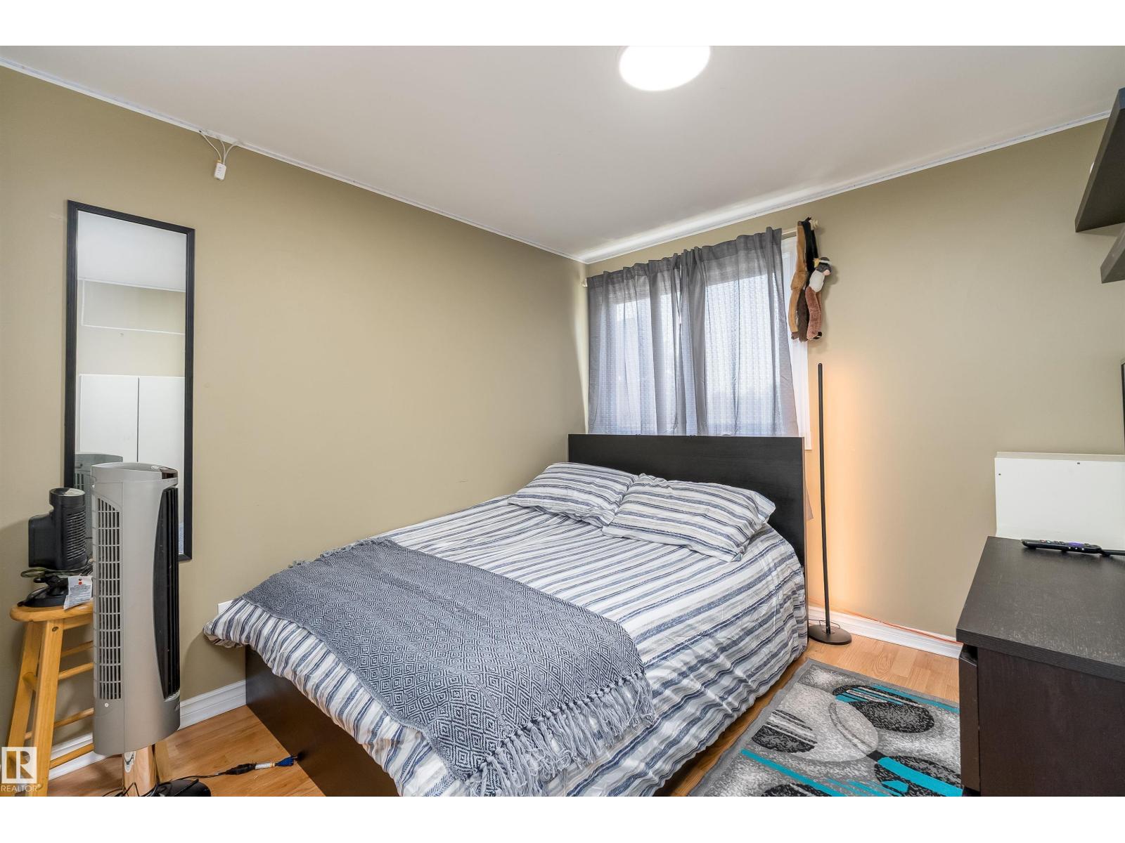 11236 40 Av Nw Property Photo 27