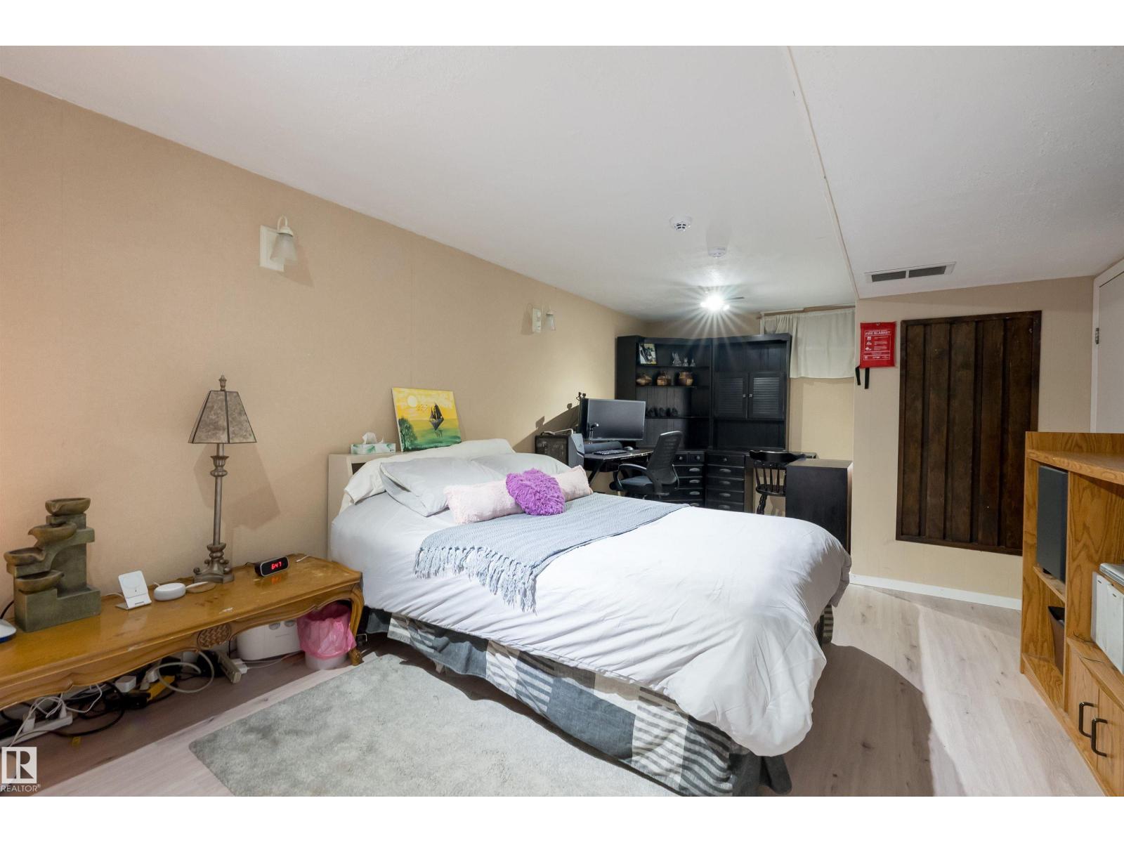11236 40 Av Nw Property Photo 35
