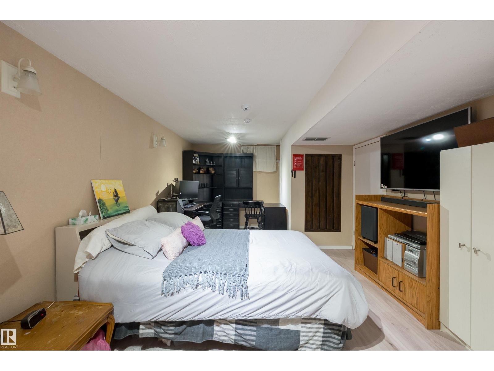 11236 40 Av Nw Property Photo 36