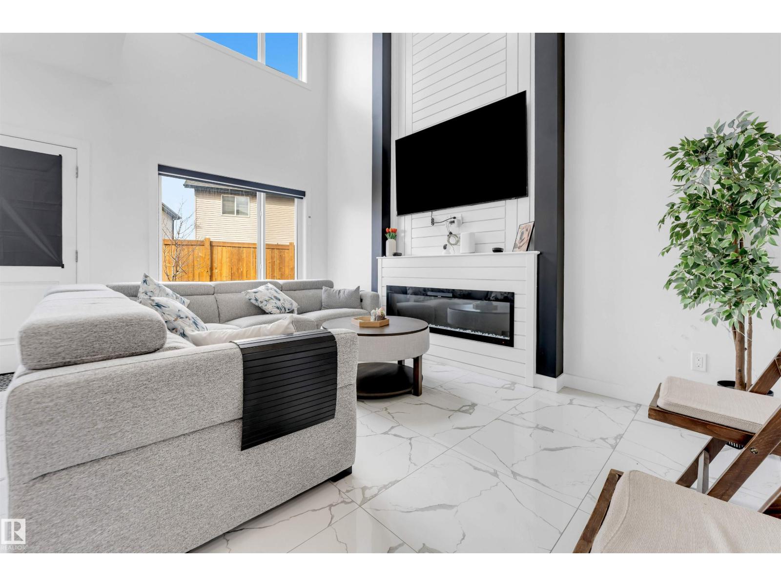 1428 11 Av Nw Property Photo 13