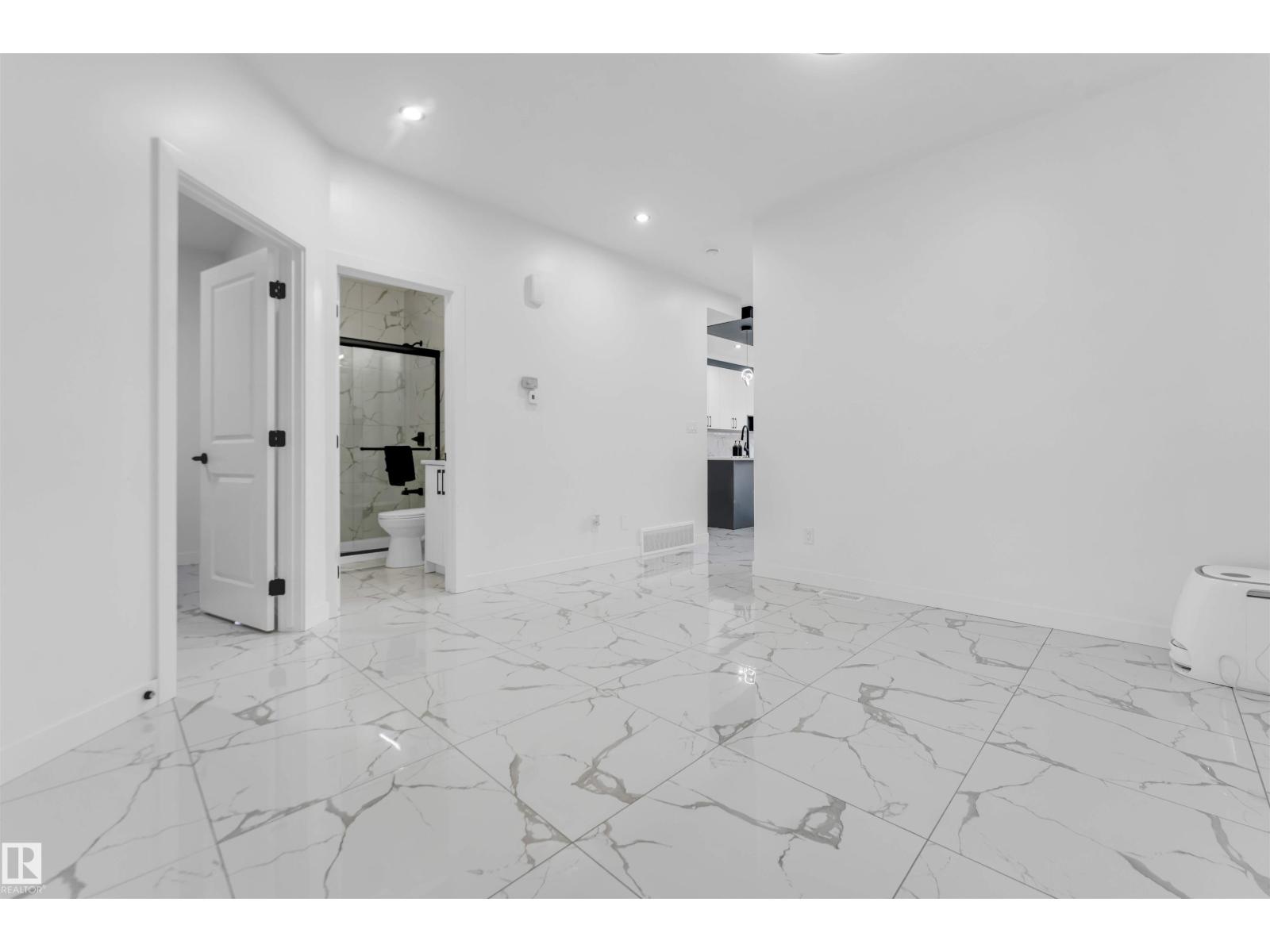 1428 11 Av Nw Property Photo 15