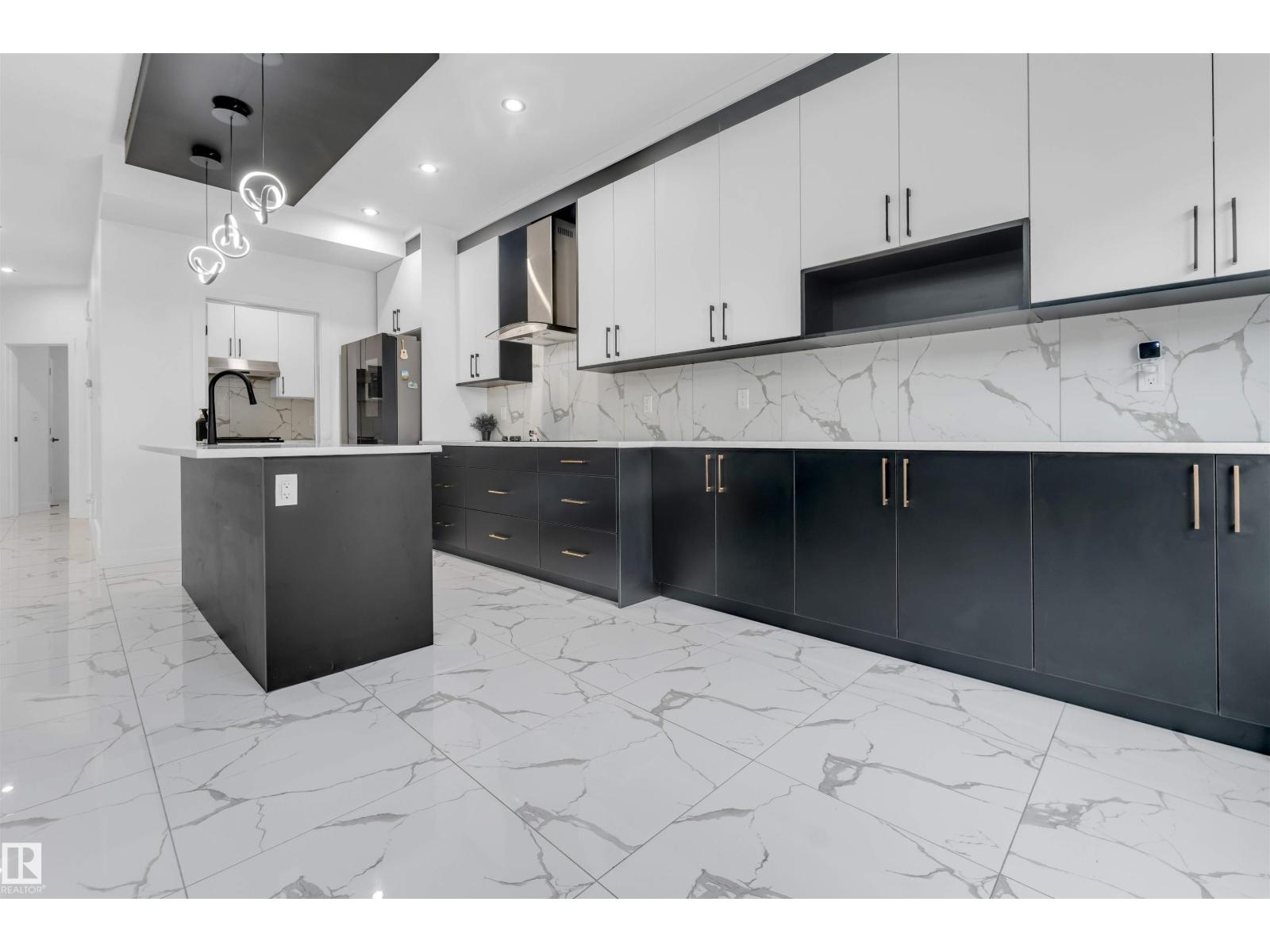 1428 11 Av Nw Property Photo 16