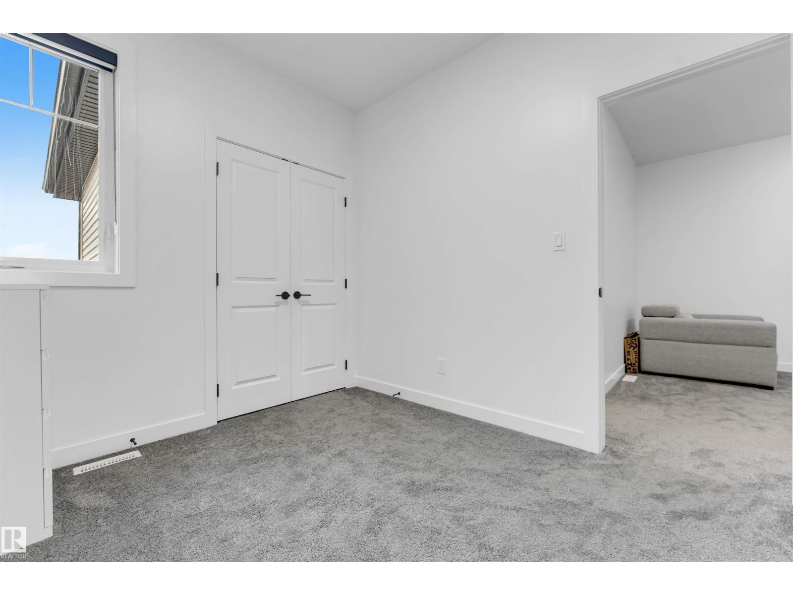 1428 11 Av Nw Property Photo 24