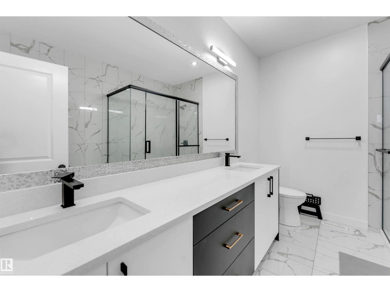 1428 11 Av Nw Property Photo 33
