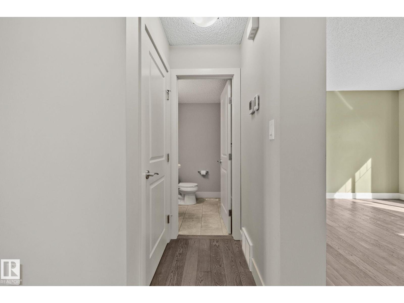 #21 2922 Maple Wy Nw Property Photo 9