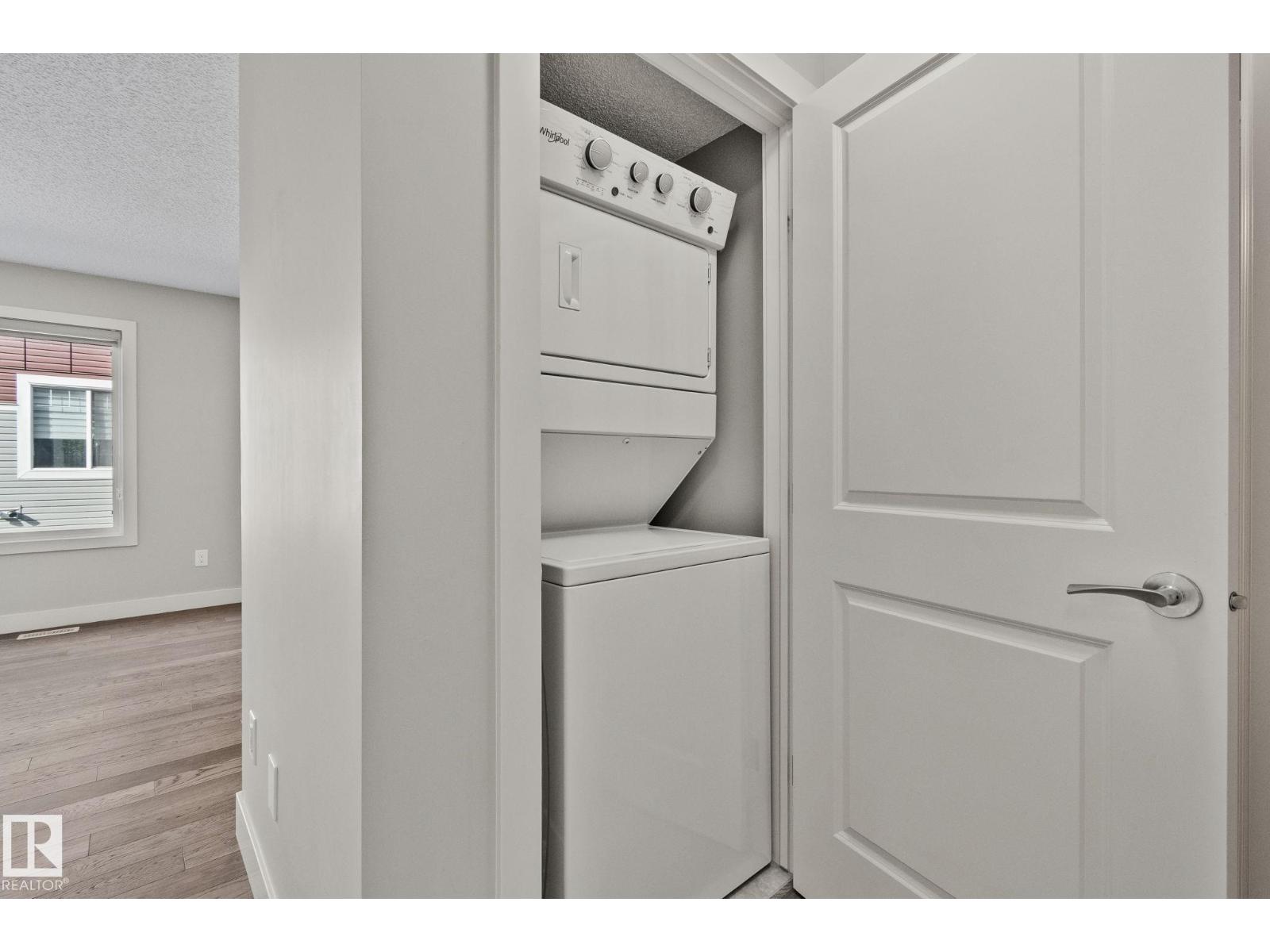 #21 2922 Maple Wy Nw Property Photo 11