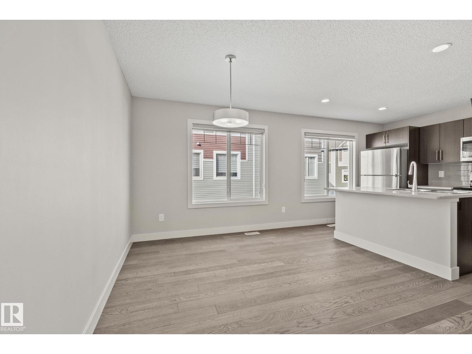 #21 2922 Maple Wy Nw Property Photo 12