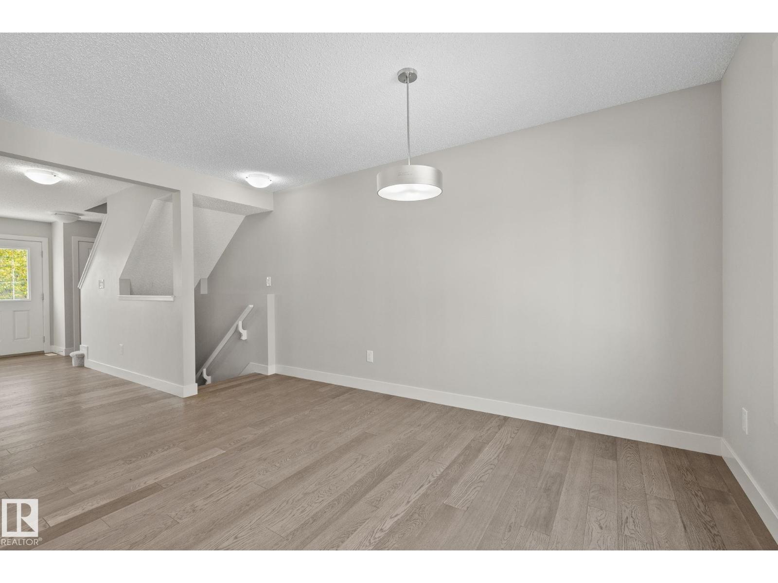#21 2922 Maple Wy Nw Property Photo 13