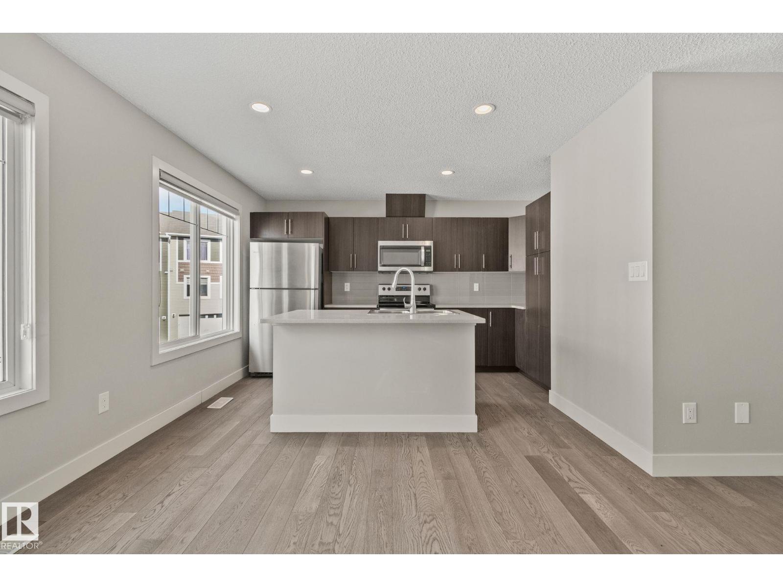 #21 2922 Maple Wy Nw Property Photo 14