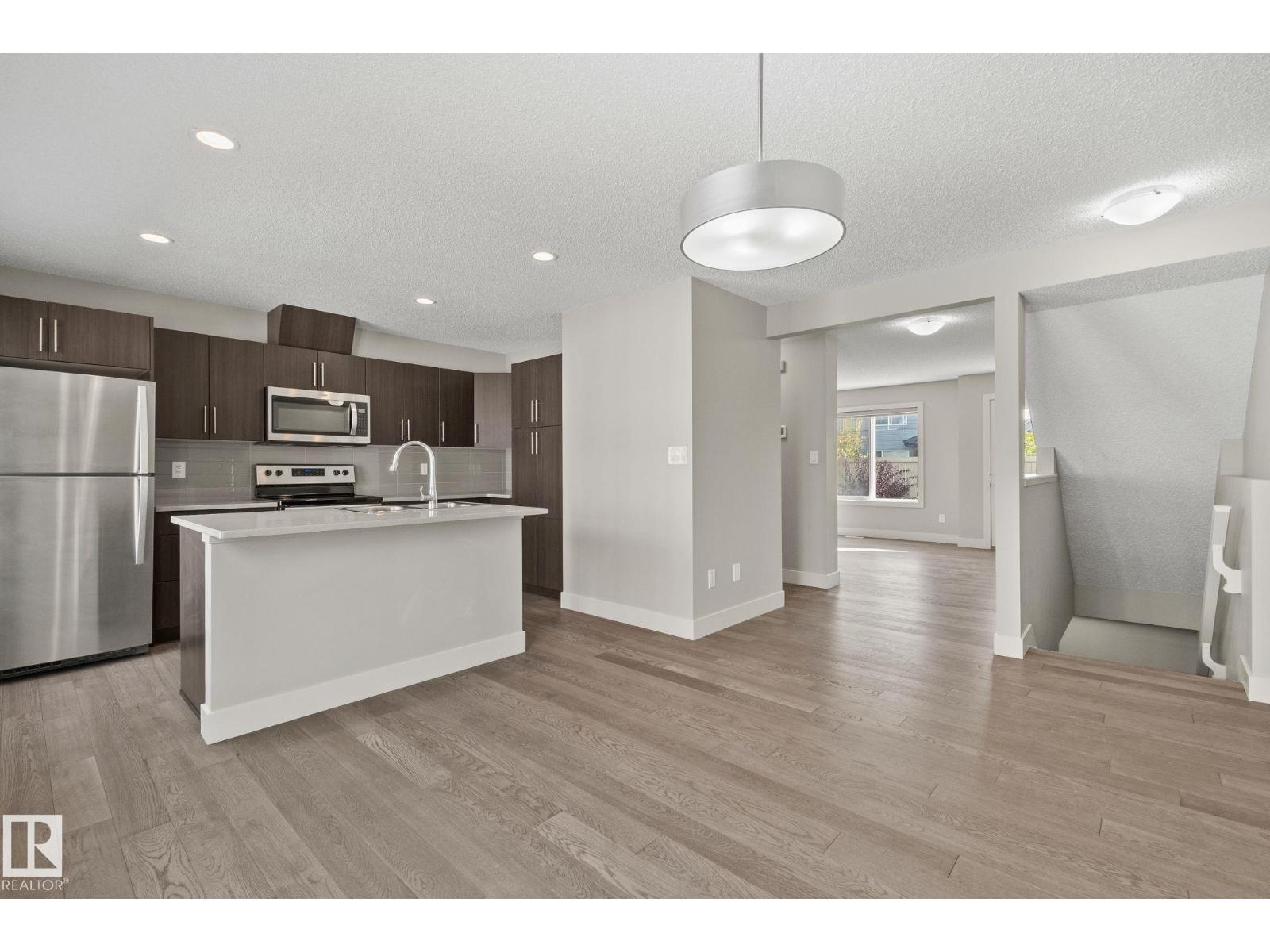 #21 2922 Maple Wy Nw Property Photo 15