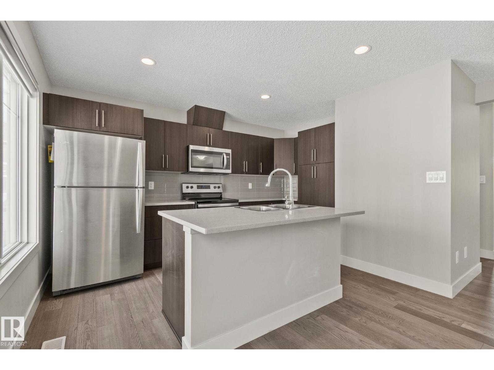 #21 2922 Maple Wy Nw Property Photo 16