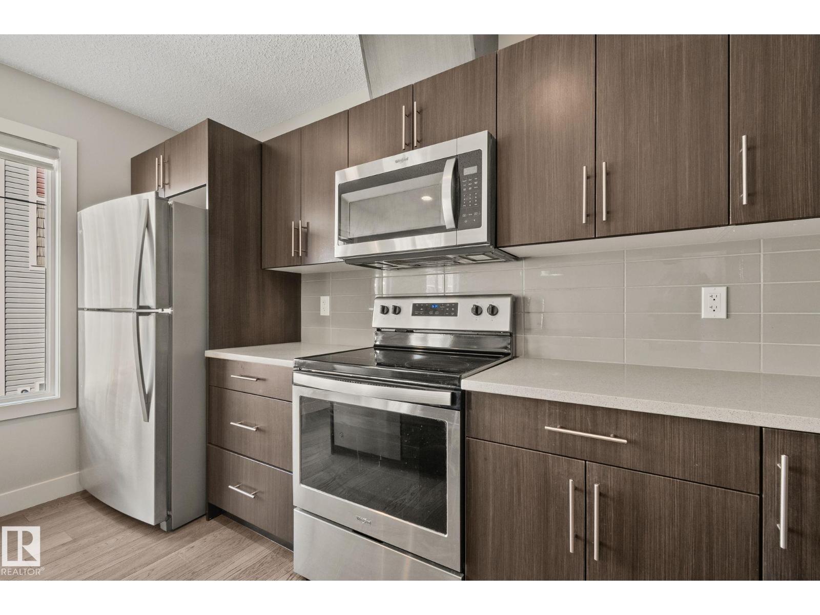 #21 2922 Maple Wy Nw Property Photo 17