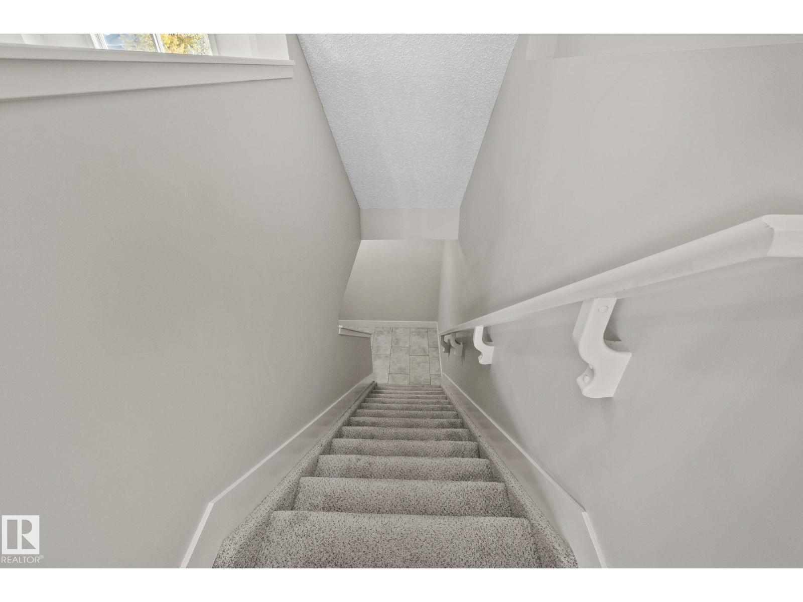 #21 2922 Maple Wy Nw Property Photo 33